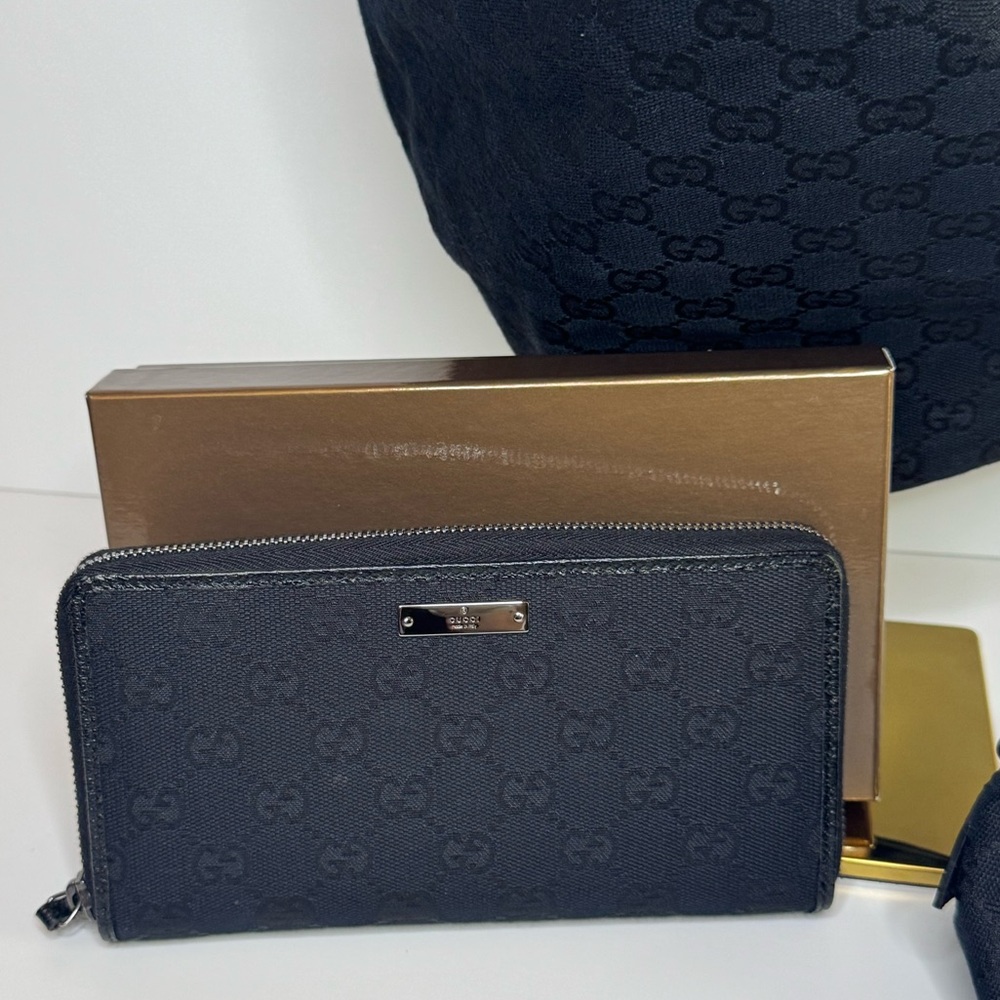 Gucci Monogram Canvas Collection - Picture 6 of 7